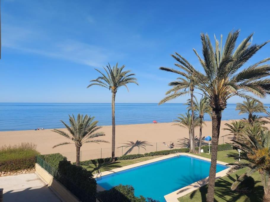 Estupendo Apartamento En Primera Linea De Playa Y Con Vistas Al Mar เดเนีย ภายนอก รูปภาพ